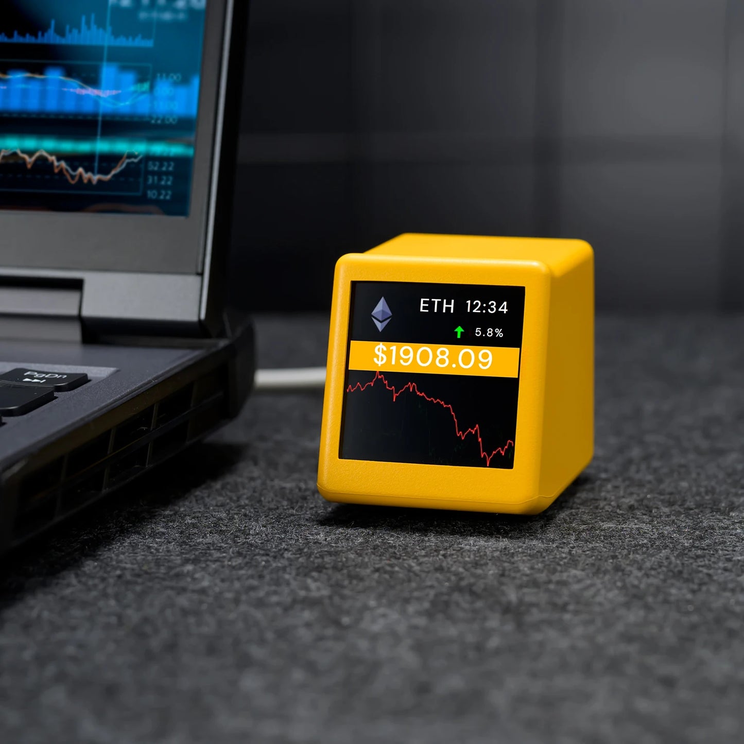Smart desktop clock displaying Bitcoin prices, supporting mainstream