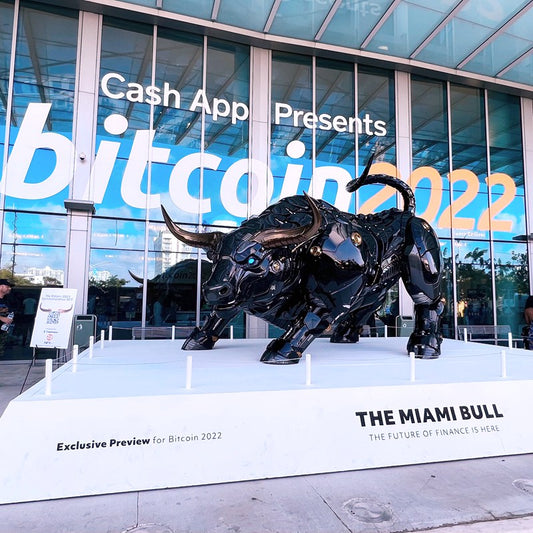 Vilead 20cm The Miami Bull Model Souvenir Statue Robot Sculpture